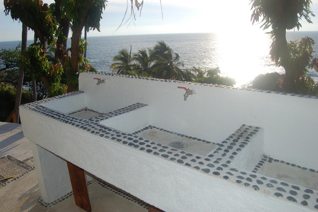 Cocos Camp Hotel Acapulco Exterior photo